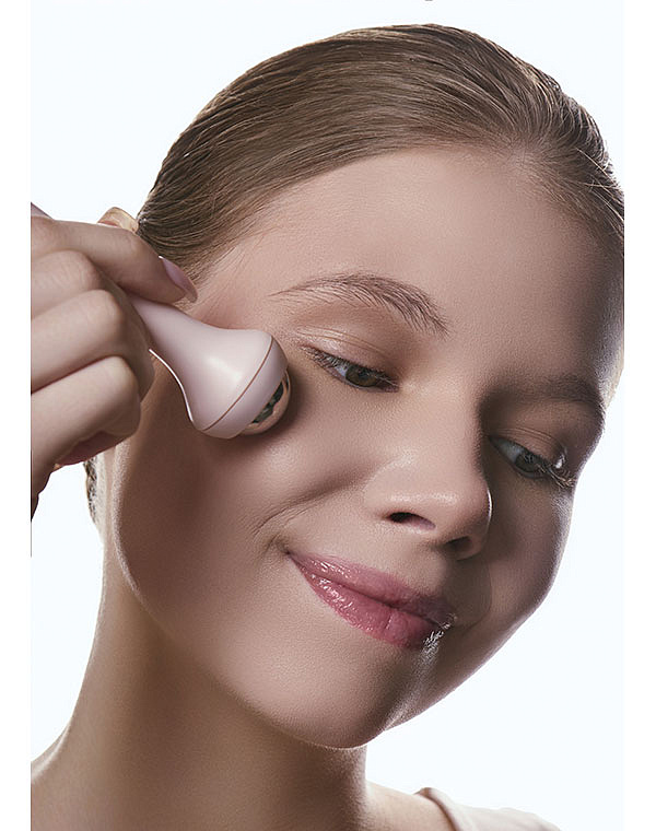 Роликовый массажер Гуаша со сменными роликами “Gua Sha Serum Infusion Roller AMG337 ” CHEEKY GEMMY Gezatone 5