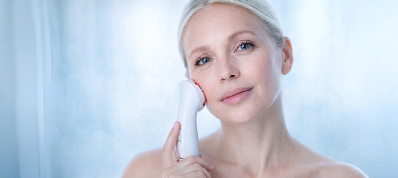Аппаратный антивозрастной уход для чувствительной кожи: что можно дома и как не навредить