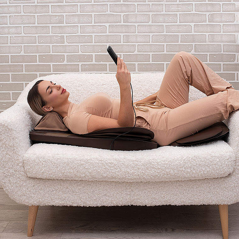 Массажная накидка с роликовым 3D массажером для шеи AMG 387, Gezatone 16